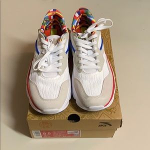 Men’s Anta 2018 Soccer Sneakers size 8.5